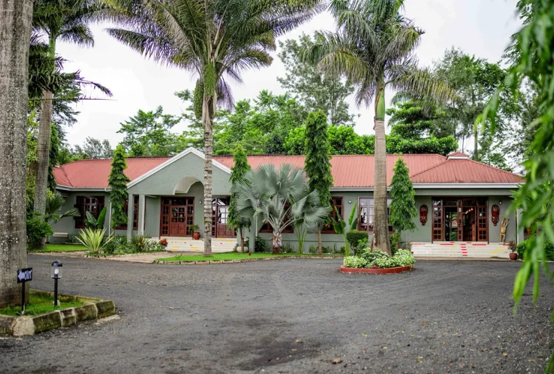 Airport Planet Lodge