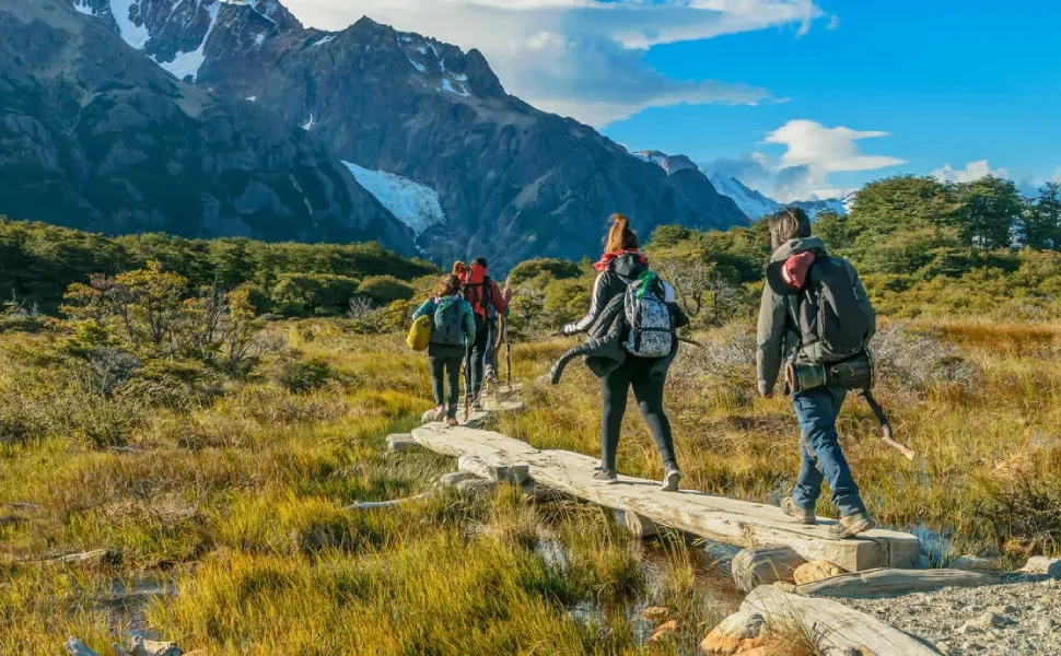 Guided vs Solo Mountain Climbing: Pros and Cons