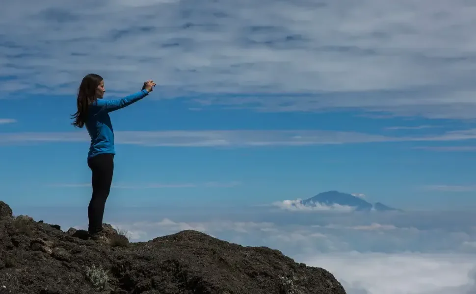 Video Blogging Your Mount Meru Trek