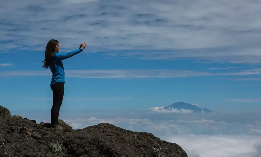 Video Blogging Your Mount Meru Trek
